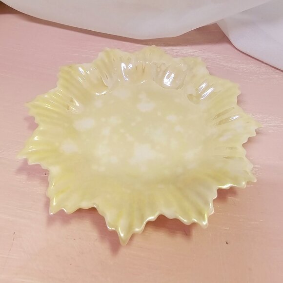 Belleek Porcelain Leaf or China Star Plate, Trinket Dish, Vintage, 1955-65 - Picture 2 of 5